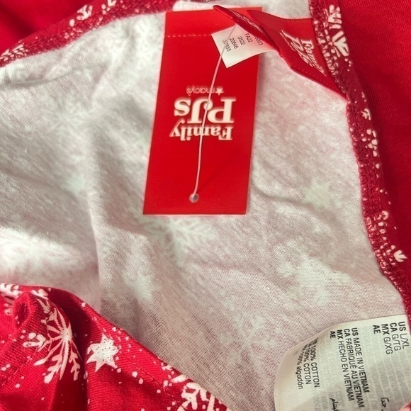 FAMILY PAJAMAS Matching Pet Merry Snowflake Bandana, Candy Red, L/XL - Picture 4 of 5